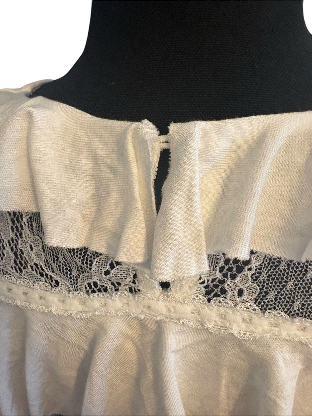 POL White Lace Ruffle Blouse - Picture 5 of 9